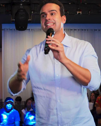 Lucas Ribeiro oficializa candidatura à reeleição para o Governo da Paraíba