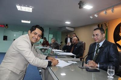 Suplente Jean Pierre toma posse como vereador na CMCG