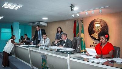 Vereadores alertam para prédios públicos abandonados no Centro da cidade
