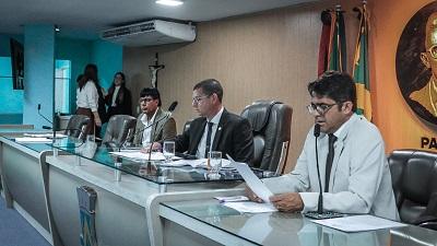 Câmara debate pagamento de servidores, obras públicas e segurança pública