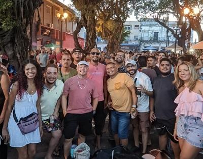 Forrozim Bom e DJ Black agitam Batalha do Beco na Praça Rio Branco