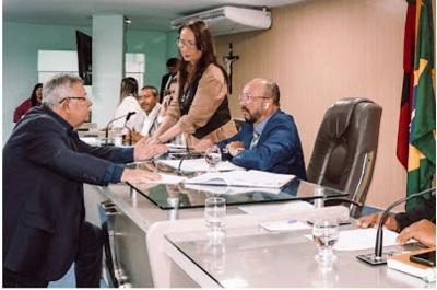 Câmara de Campina Grande atende TCE e aprova projeto para regularização de cargos efetivos