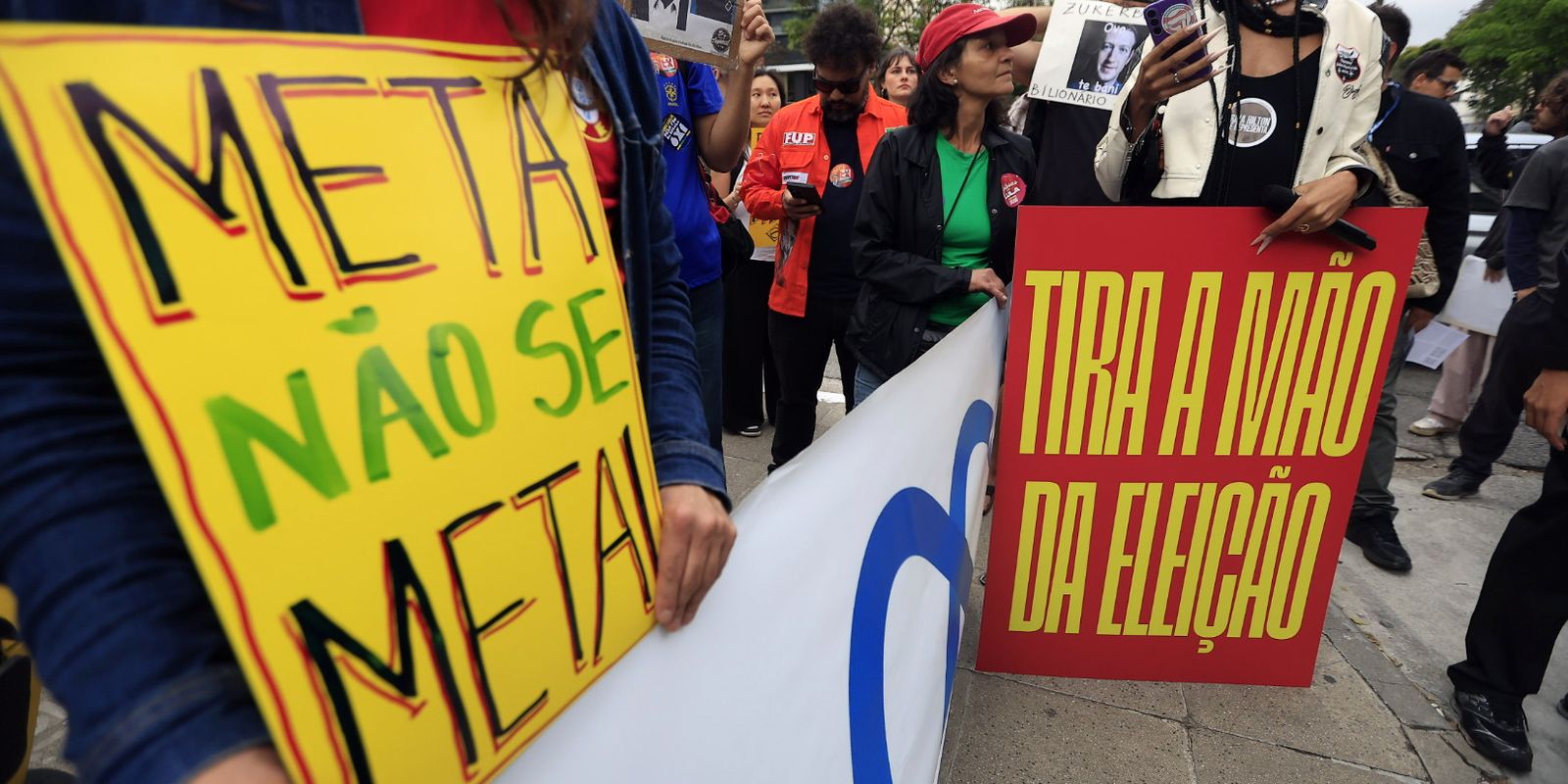 Justiça manda Meta excluir posts sobre demissão por voto político