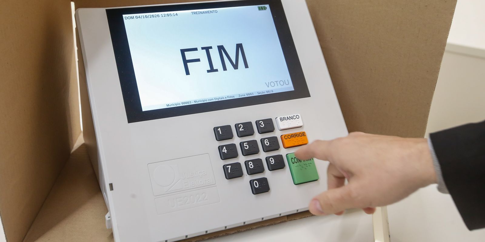 Nas 2 primeiras horas de votação, 467 urnas foram substituídas